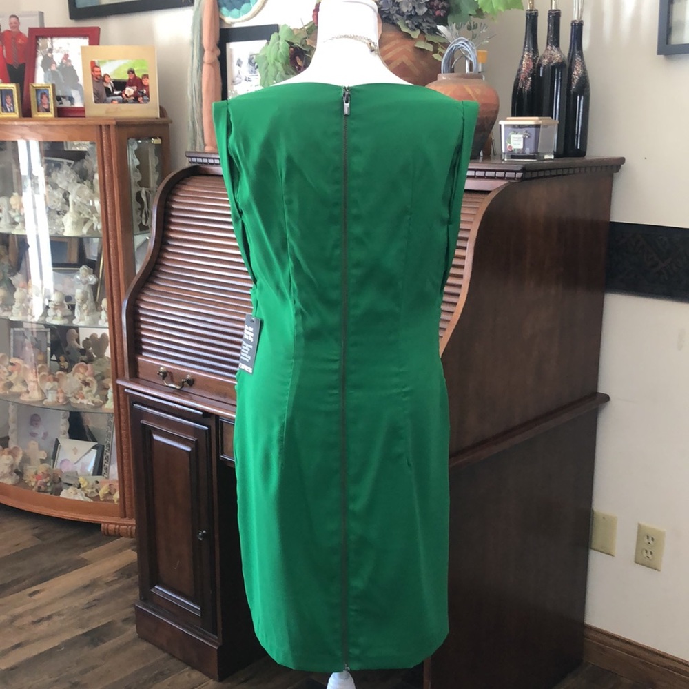 Express Sheath Dress Boldly in Green - Picture 9 of 16